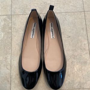 Black flats. New without tags. Never worn